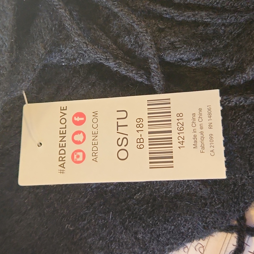 ARDENE WOMENS BLACK SEQUIN PONCHO MED - LARGE WITH FRINGES AT BOTTOM NWT - Picture 4 of 4